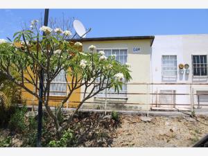 Casa en venta en Atlacholoaya, Xochitepec, Morelos