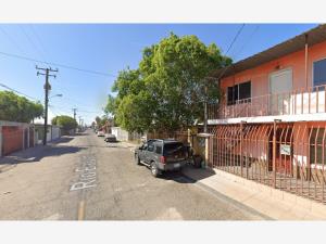 Casa en Paseos del Sol, Mexicali, Baja California