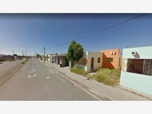 Casa en venta en Villas de San Miguel, Nuevo Laredo — foto 2 de 5