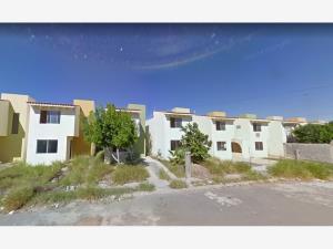 Casa en venta en Villas de San Miguel, Nuevo Laredo — foto 3 de 5
