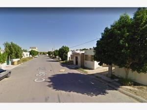 Casa en venta en Villas de San Miguel, Nuevo Laredo — foto 3 de 5