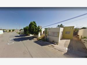 Casa en venta en Villas de San Miguel, Nuevo Laredo — foto 2 de 5