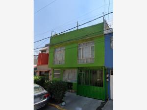 Casa en Los Reyes Ixtacala 1ra. Sección, Tlalnepantla de Baz, México