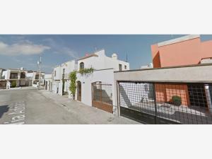 Casa en venta en Manantiales del Bosque, Ramos Arizpe — foto 3 de 9