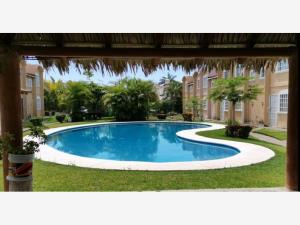 Casa en venta en Zihuatanejo (Ixtapa-Zihuatanejo), Zihuatanejo de Azueta — foto 2 de 7
