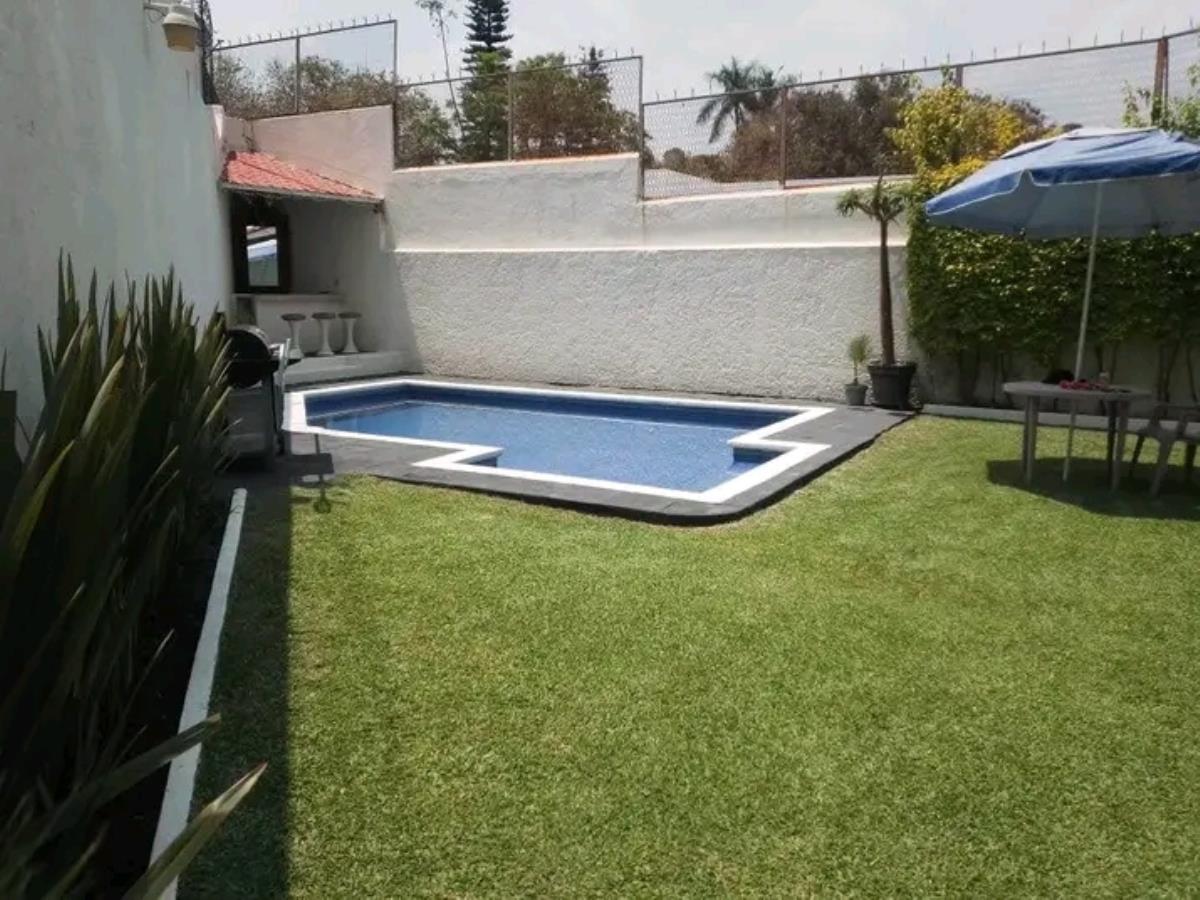Casa en venta en Jardines de Cuernavaca, Cuernavaca — foto 1 de 16