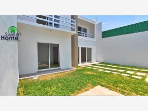 Casa en Hermenegildo Galeana, Cuautla, Morelos