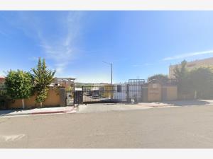 Casa en venta en Villa Residencial Santa Fe 1ra. Sección, Tijuana — foto 3 de 8
