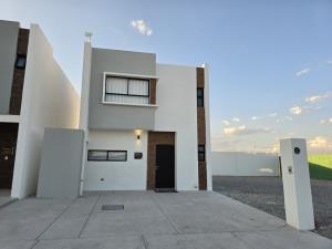 CASA NUEVA EN FRACCIONAMIENTO PRIVADO TORREON COAHUILA