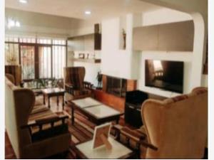 Casa en venta en La Estancia, Zapopan — foto 2 de 11
