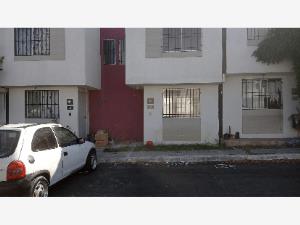 Casa en Eduardo Loarca Castillo, Querétaro, Querétaro