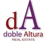 Logotipo de doble Altura Real Estate