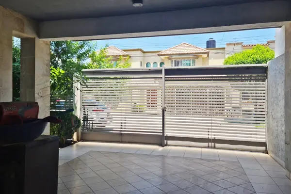 Casa en venta en Residencial San Patricio, Saltillo — foto 2 de 23