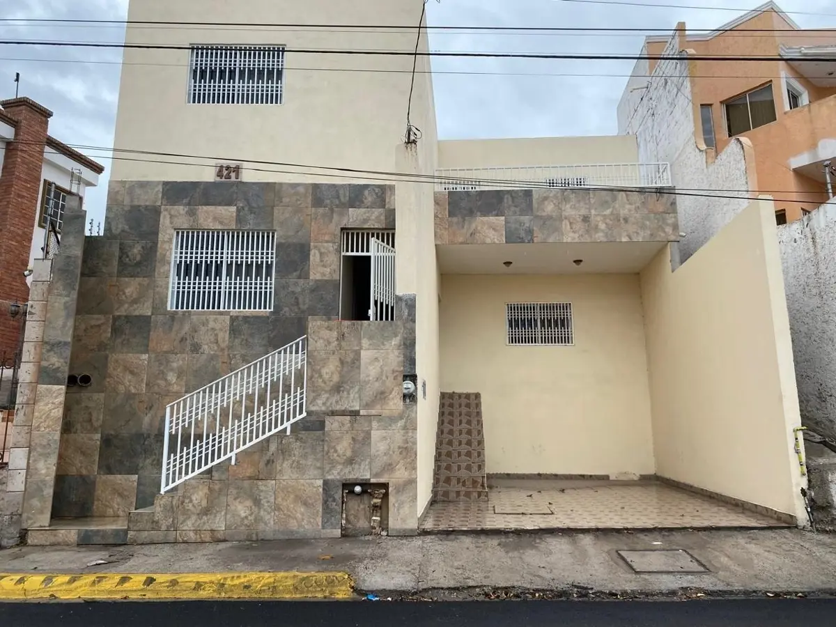 Casa en venta en Rafael Castellanos, Gómez Palacio — foto 1 de 46