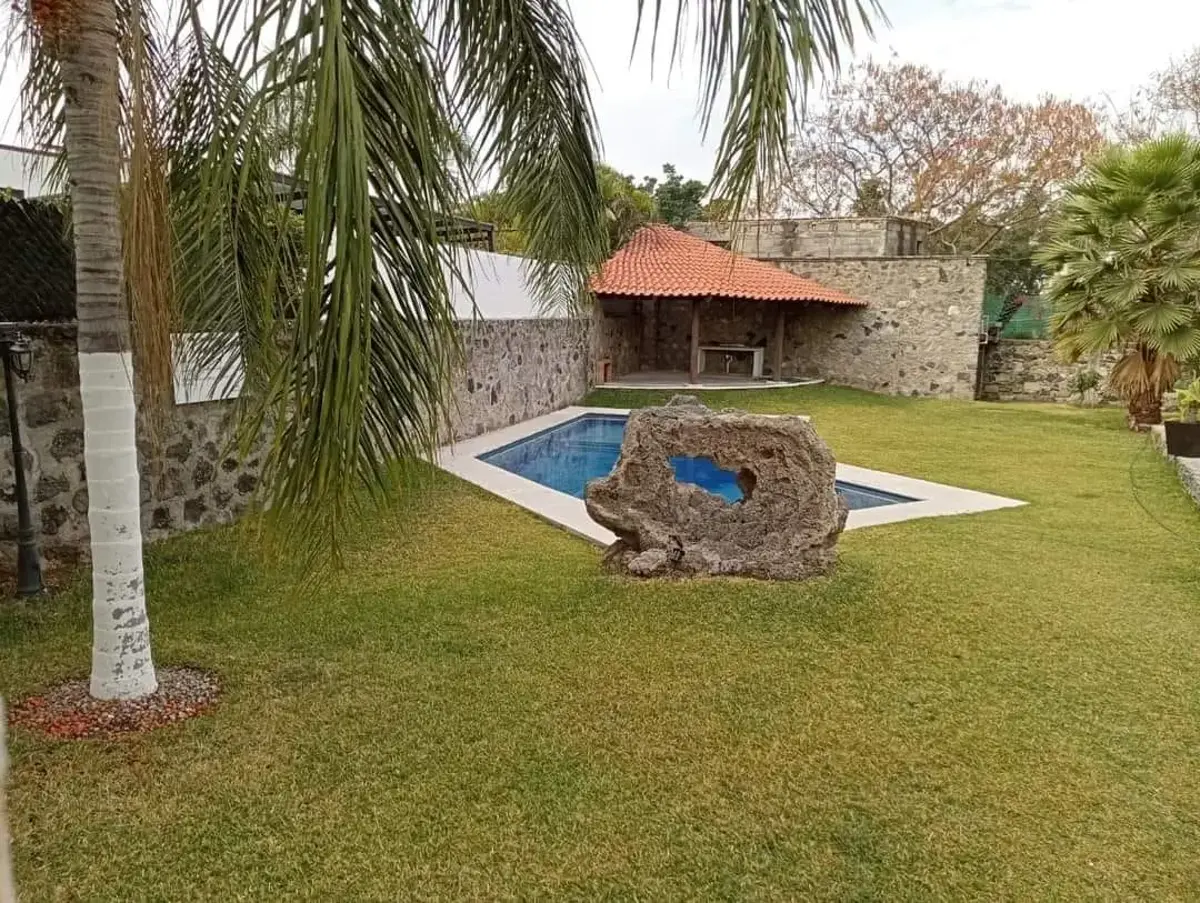 Casa en venta en Xochitepec Centro, Xochitepec — foto 1 de 24