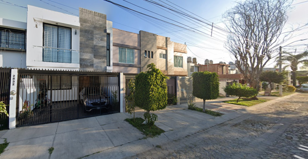 Casa en Jardines Del Valle, Zapopan, Jalisco