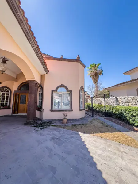 Casa en venta en Campos Eliseos, Juárez — foto 3 de 41