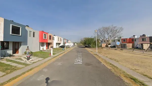 Casa en venta en Valle Dorado, Tlajomulco de Zúñiga — foto 2 de 7