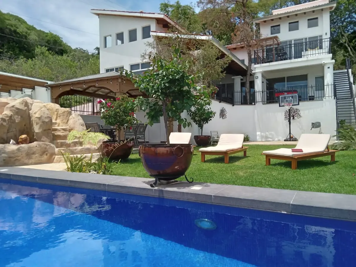 Casa en venta en Rancho San Diego, Ixtapan de la Sal — foto 1 de 18