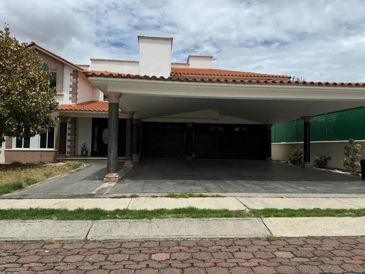 Casa en venta en Bosques de la Huerta, Morelia — foto 1 de 21
