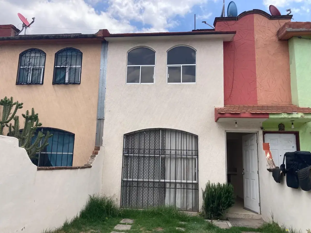 Casa en venta en Los Sauces II, Toluca — foto 1 de 11