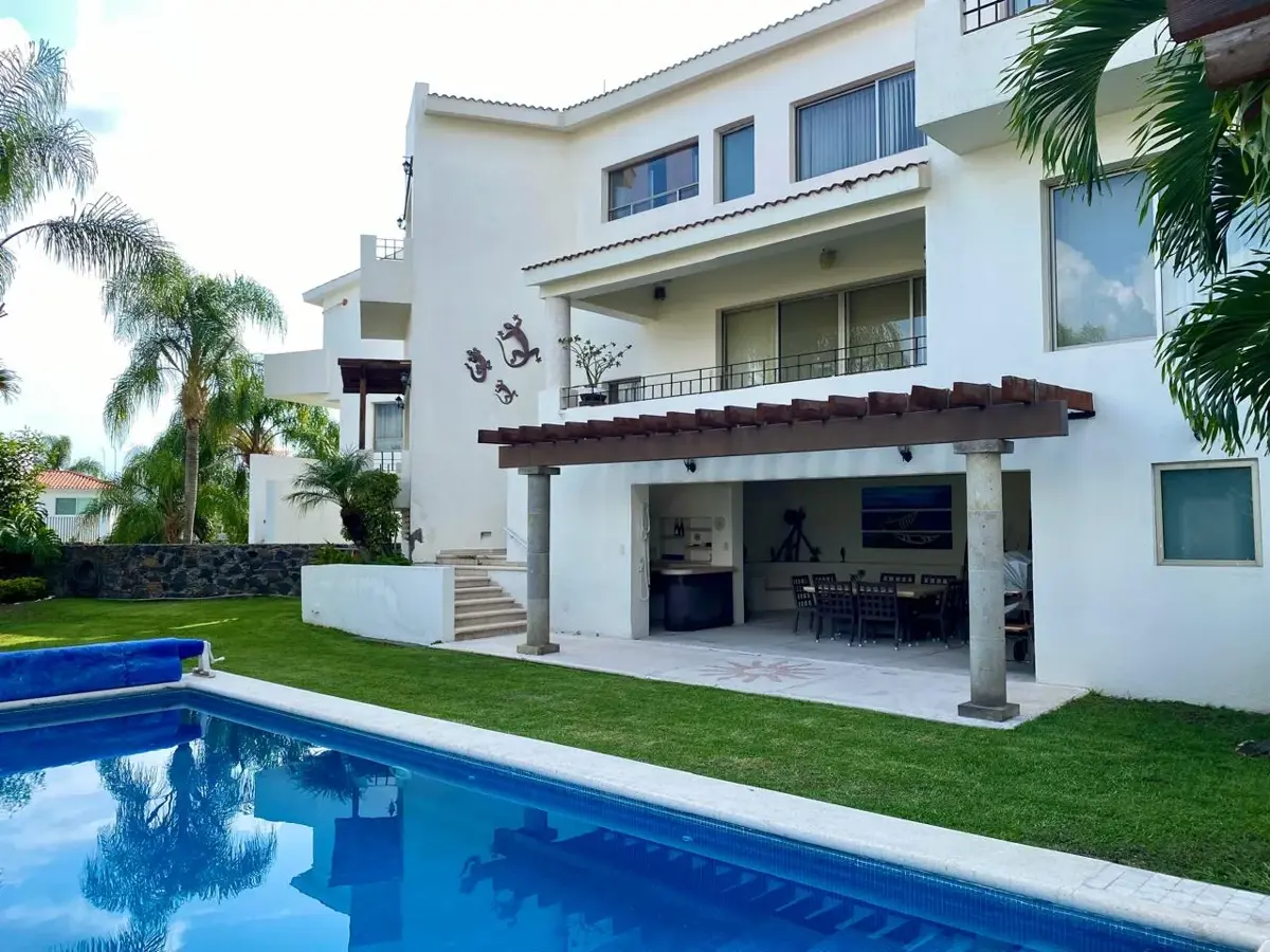 Casa en venta en Lomas de Cocoyoc, Atlatlahucan — foto 1 de 18