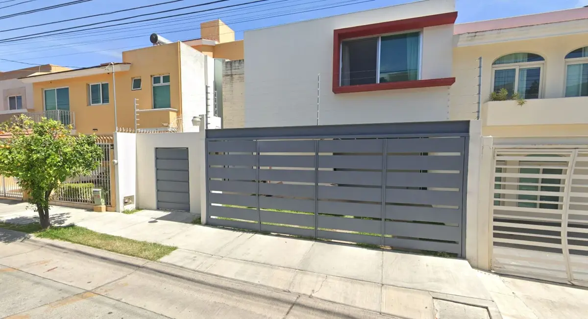 Casa en venta en Jardines Vallarta, Zapopan — foto 1 de 12