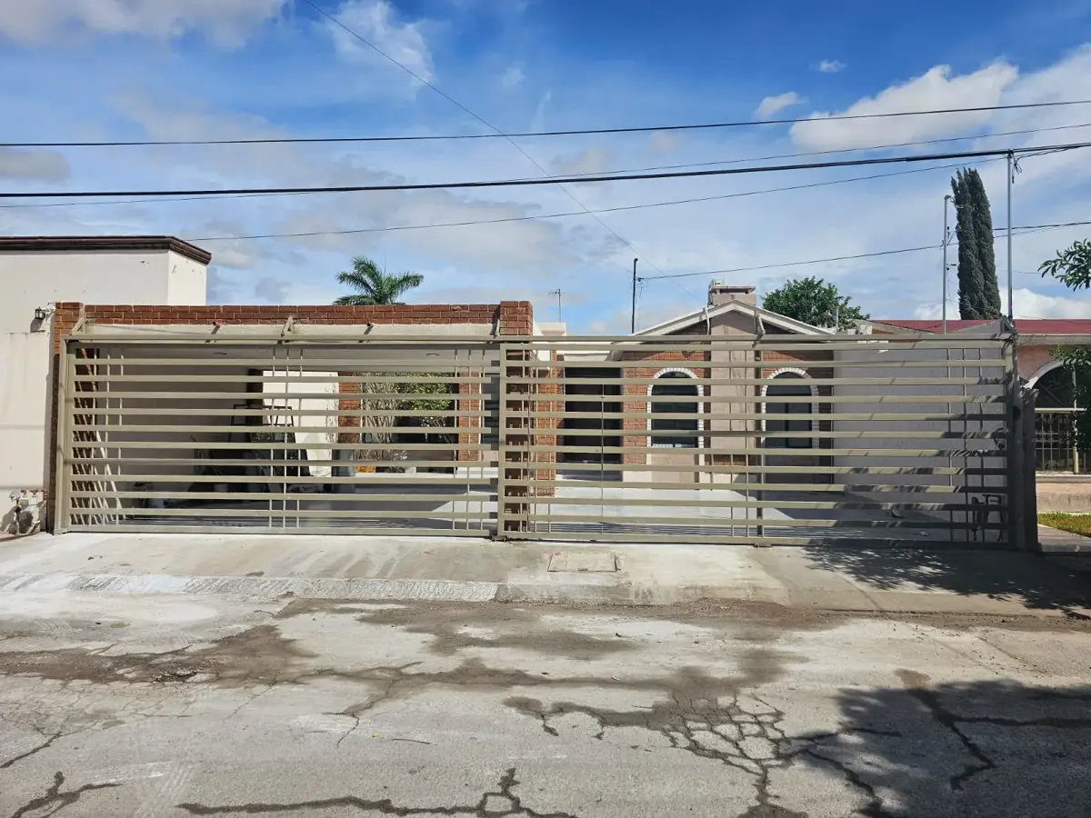 Casa en venta en Estrella, Torreón — foto 1 de 19