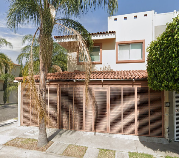 Casa en Real de Valdepeñas, Zapopan, Jalisco