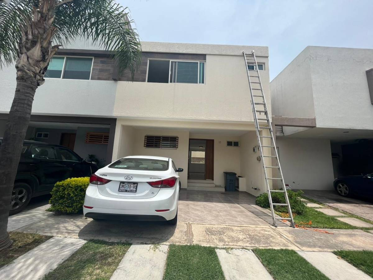 Casa en venta en Villas de Zapopan, Zapopan — foto 1 de 7