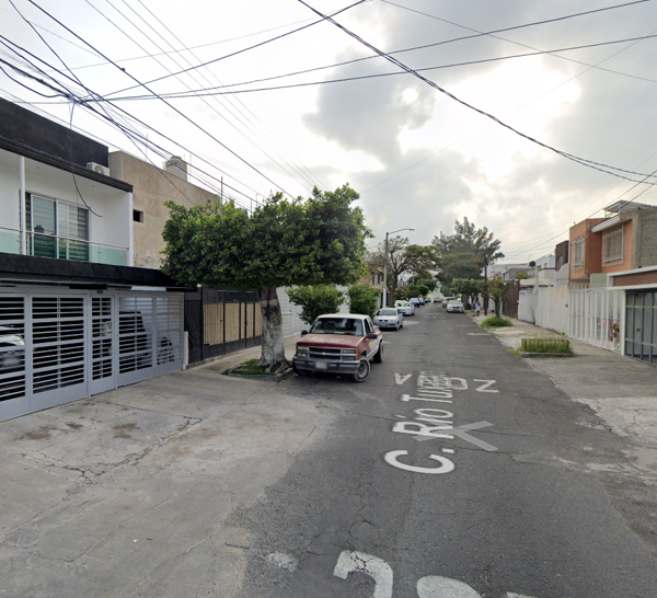 Casa en venta en Las Aguilas, Zapopan — foto 2 de 10