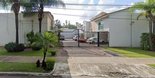 Casa en venta en Bosques de La Victoria, Guadalajara — foto 2 de 7