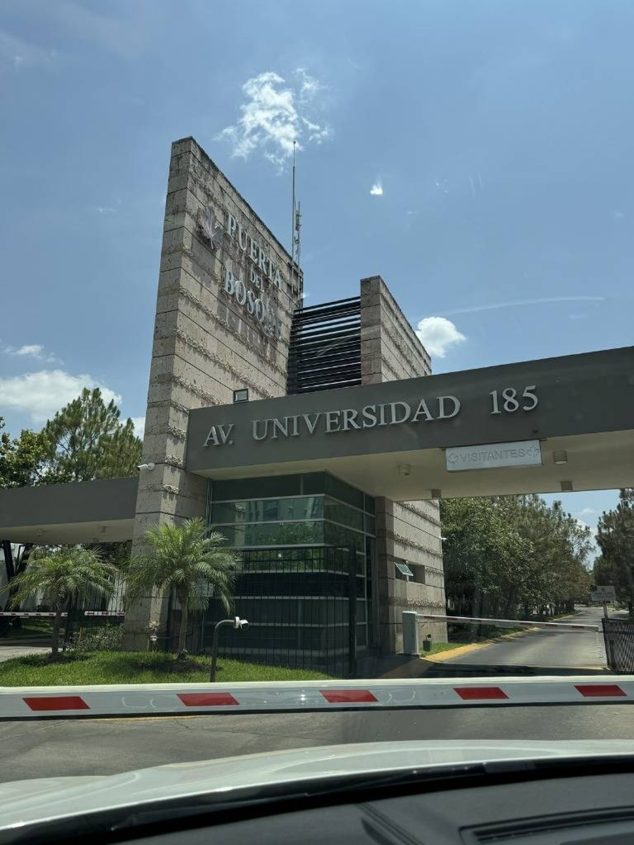 Casa en venta en Puerta del Bosque, Zapopan — foto 1 de 29
