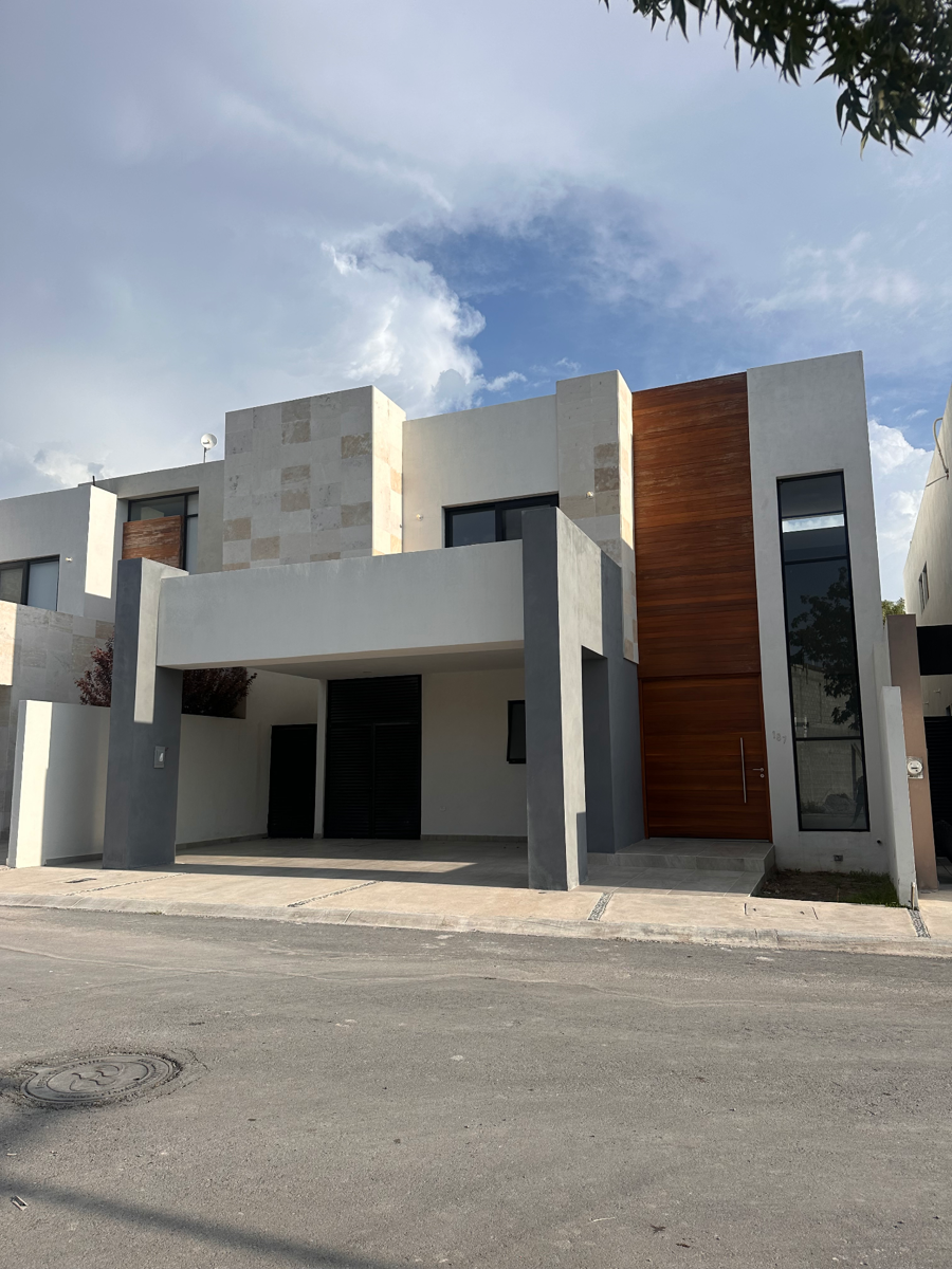 Casa en renta en Los Siller, Saltillo — foto 1 de 24