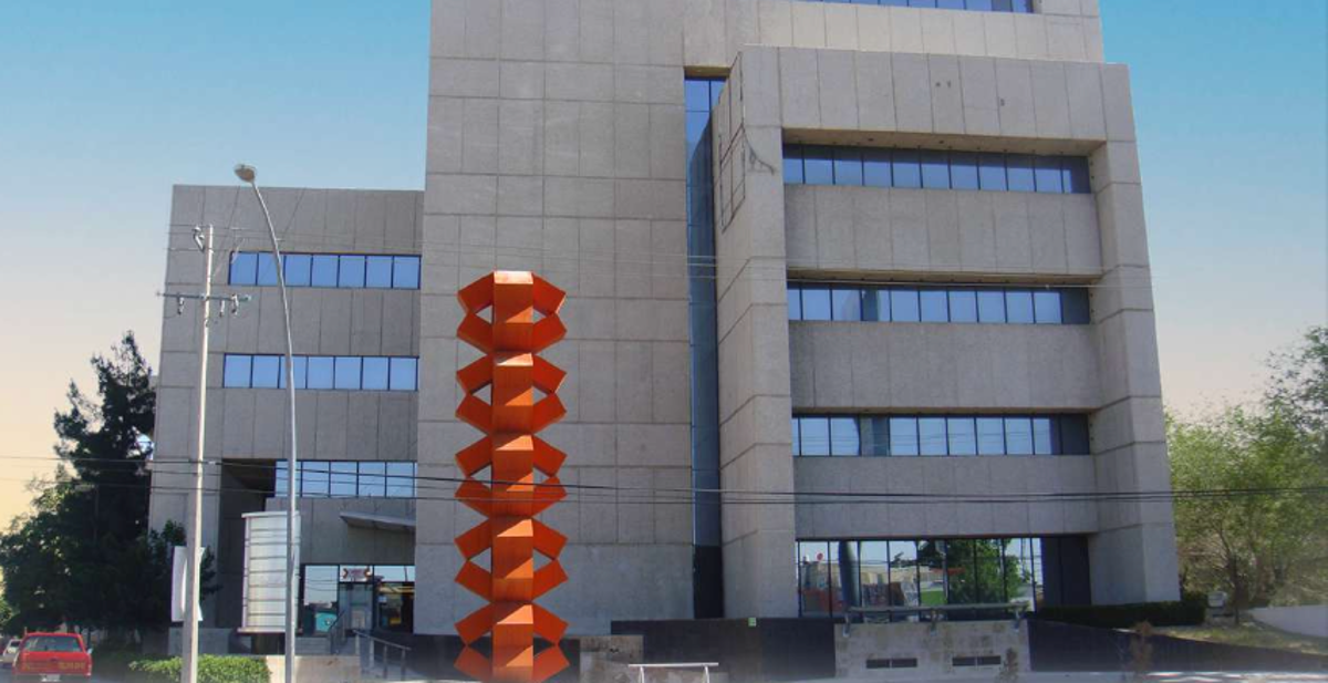 Edificio en renta en Rincones de Santa Rita, Juárez