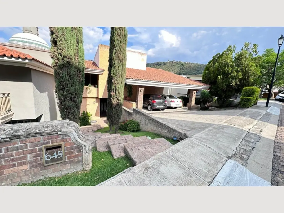 Casa en venta en Las Cañadas (Bosques de San Isidro), Zapopan — foto 1 de 50
