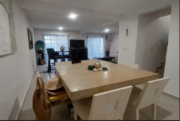 Casa en venta en Jardines de Satelite, Naucalpan de Juárez — foto 3 de 6