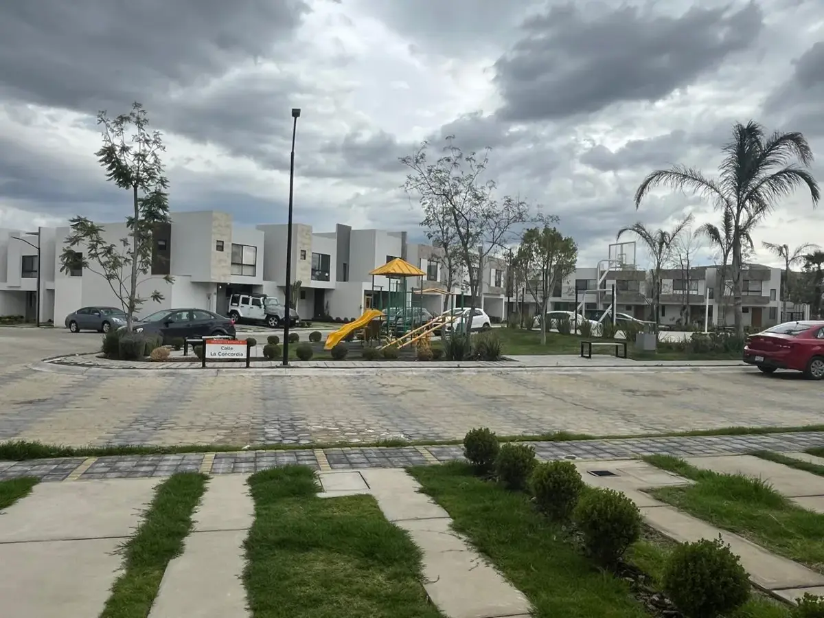 Casa en venta en Lomas de Angelópolis, Ocoyucan — foto 1 de 26