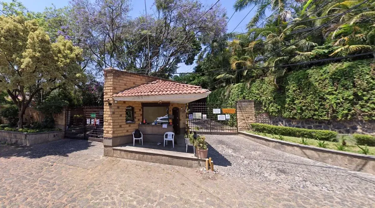 Casa en venta en Jardines de Ahuatepec, Cuernavaca — foto 1 de 6