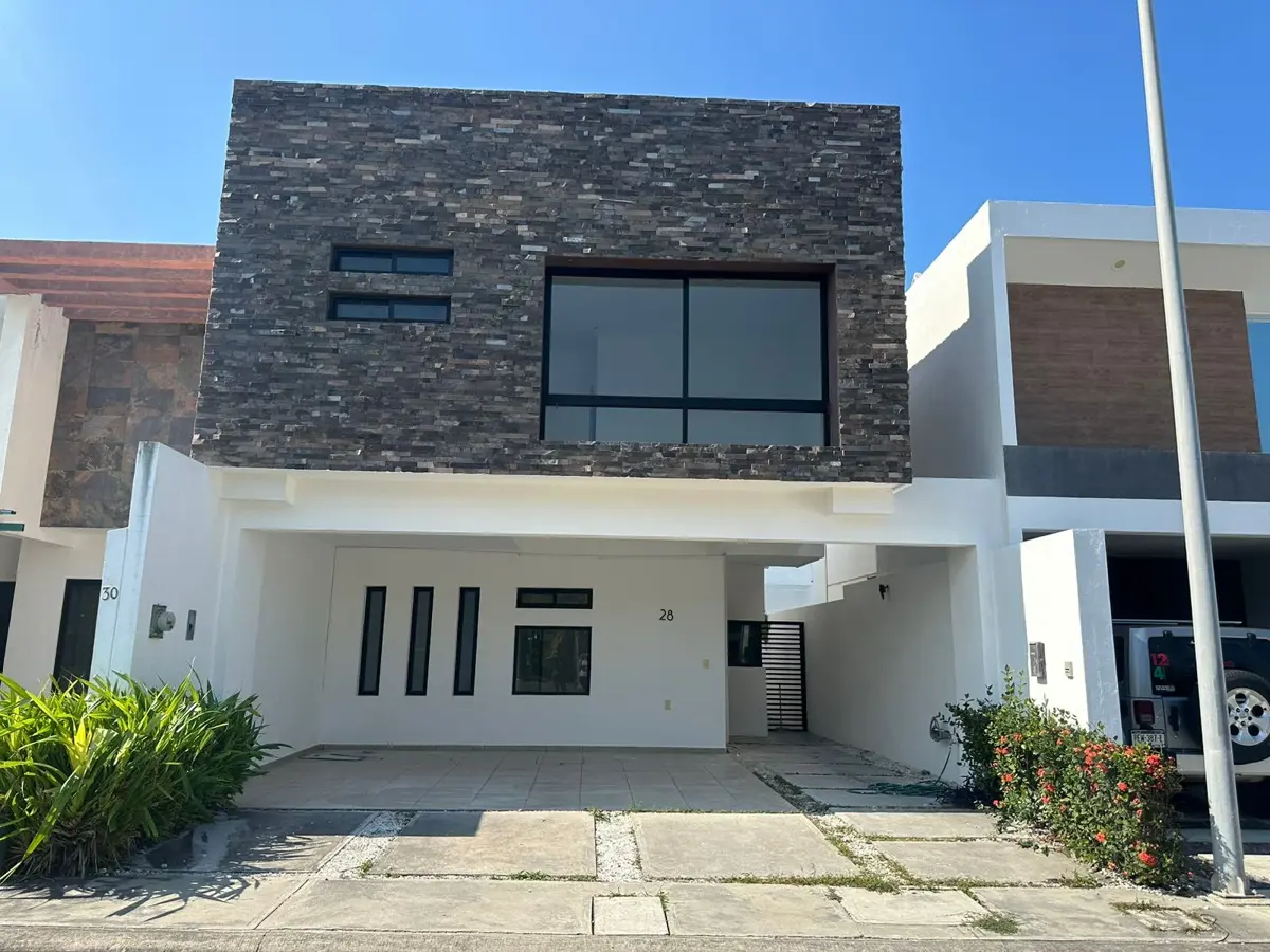 Casa en venta en Lomas de la Rioja, Alvarado — foto 1 de 11