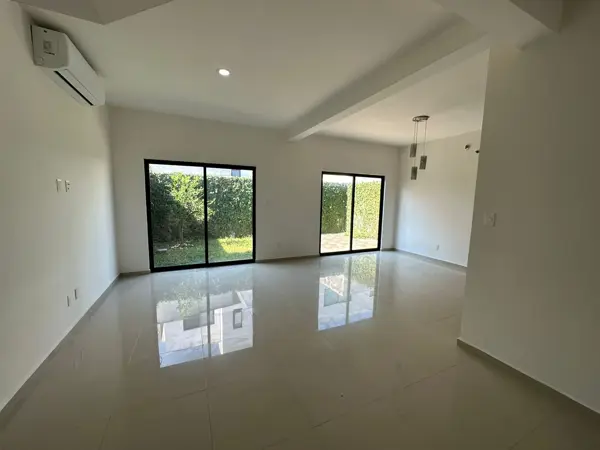 Casa en venta en Lomas de la Rioja, Alvarado — foto 3 de 11