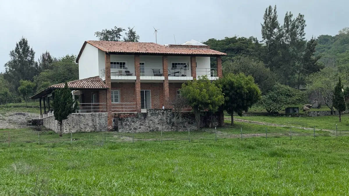 Finca-Rancho en venta en Cofradia de Suchitlan, Comala — foto 1 de 48