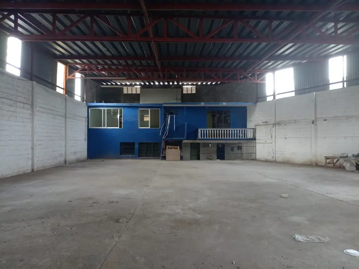 Bodega en renta en Crucero de Cayaco, Acapulco de Juárez — foto 1 de 8