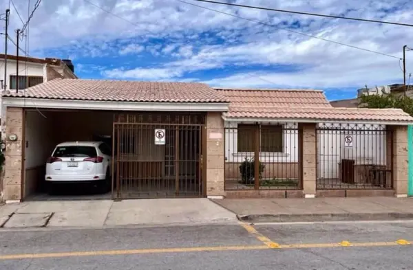 Casa en venta en Estrella, Torreón — foto 2 de 12
