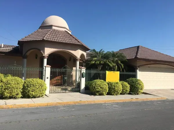 Casa en venta en Del Valle, San Pedro Garza García, Nuevo León