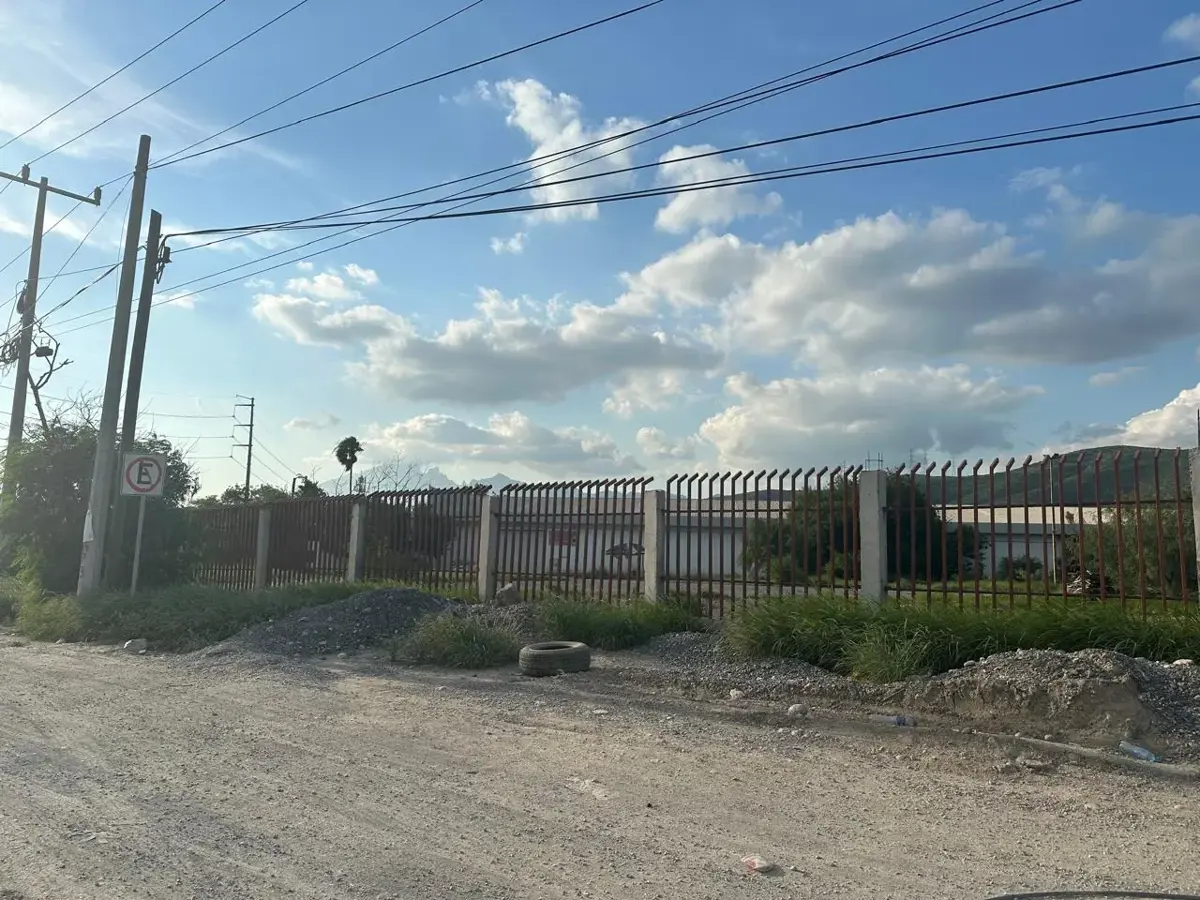 Bodega en venta en García Centro, García — foto 1 de 23