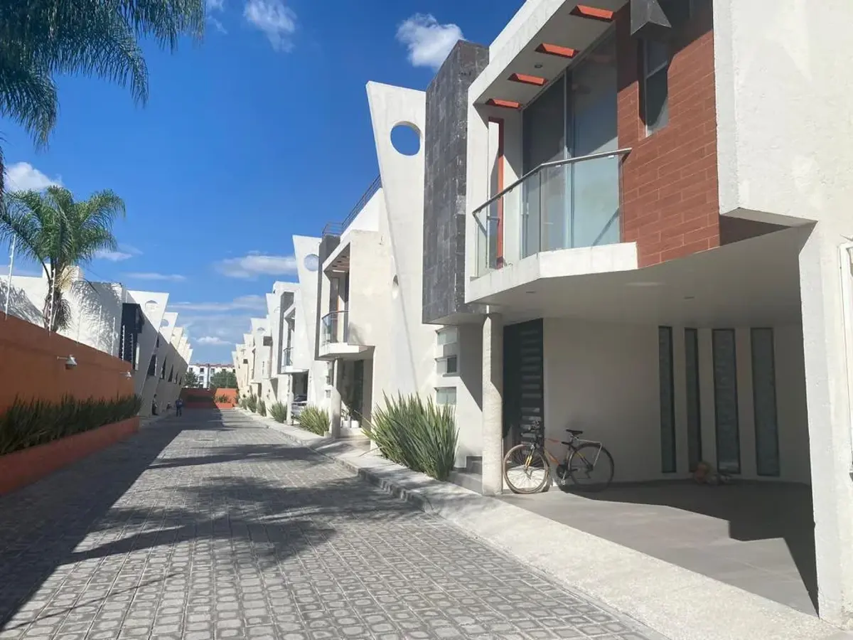 Casa en venta en Atzala, San Andrés Cholula — foto 1 de 28