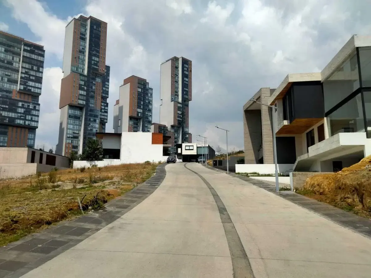 Terreno en venta en Bosque Real, Huixquilucan — foto 1 de 9