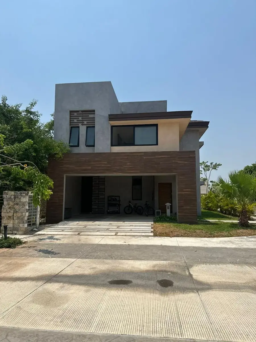 Casa en renta en Yucatán Country Club, Mérida — foto 1 de 17
