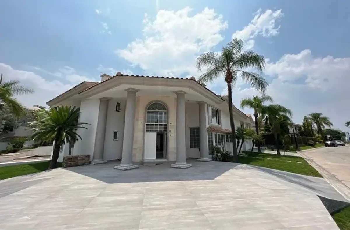 Casa en venta en Puerta de Hierro, Zapopan — foto 1 de 17
